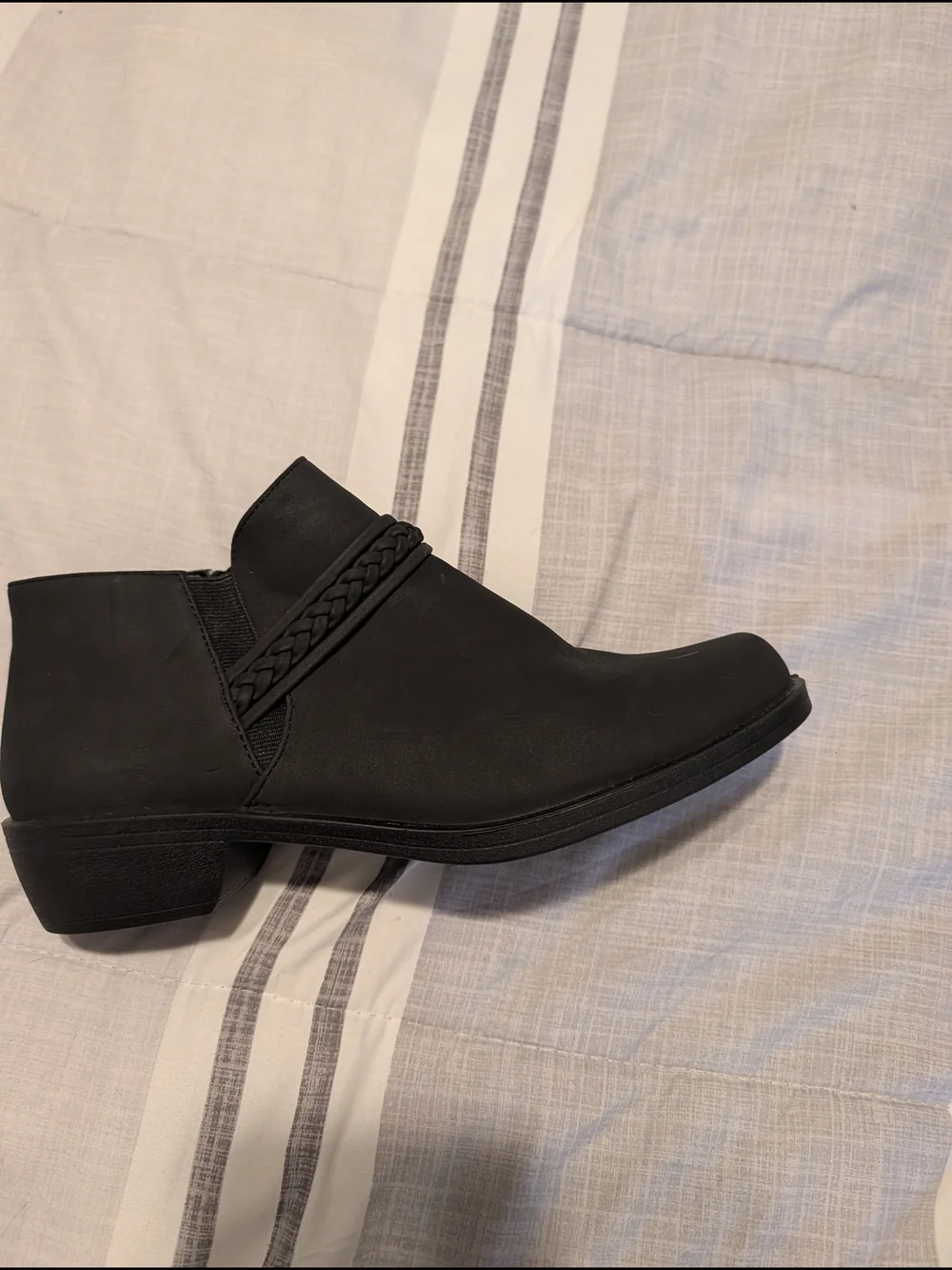 Easy Street Comfort Wave Black Braided Zip Ankle Booties – Size 8W